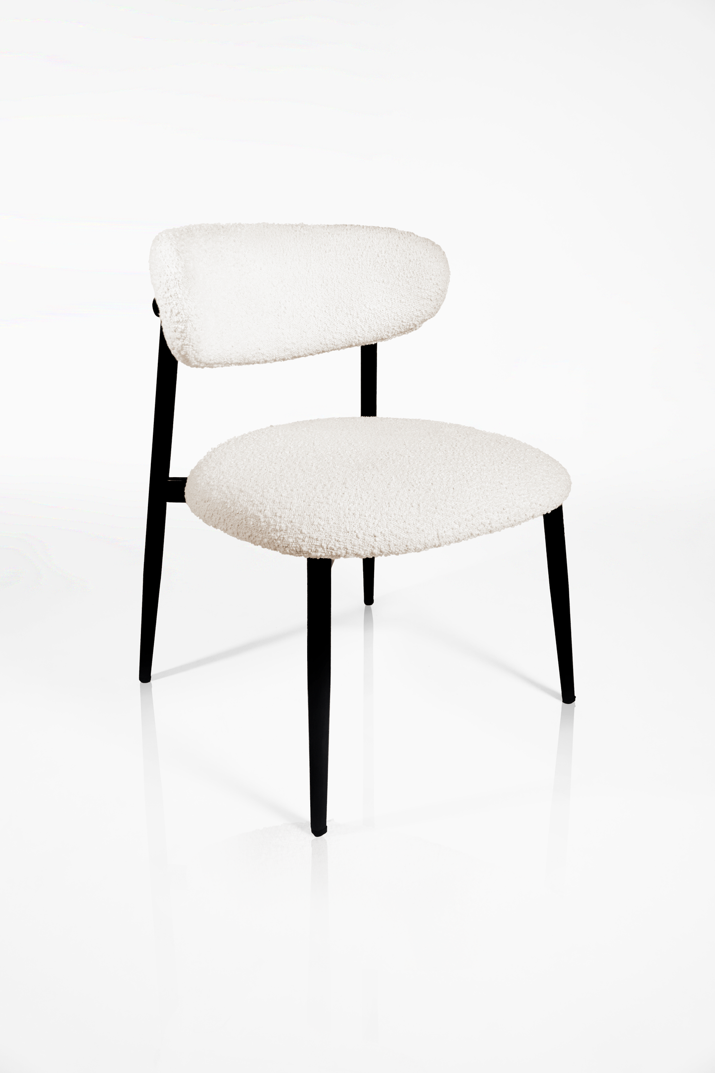 RIVIUS CIARRA – PREMIUM ARMCHAIR FOR MODERN BEDROOM INTERIORS
