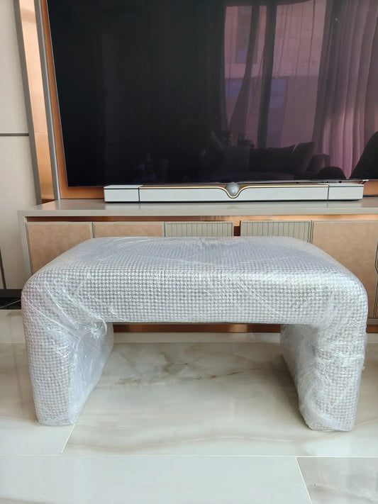 Rivius Tessine – Minimalist Curved Fabric Bench