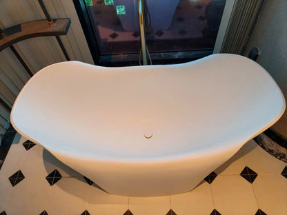 Rivius Elava – Freestanding Bathtub with Gentle Wave Silhouette