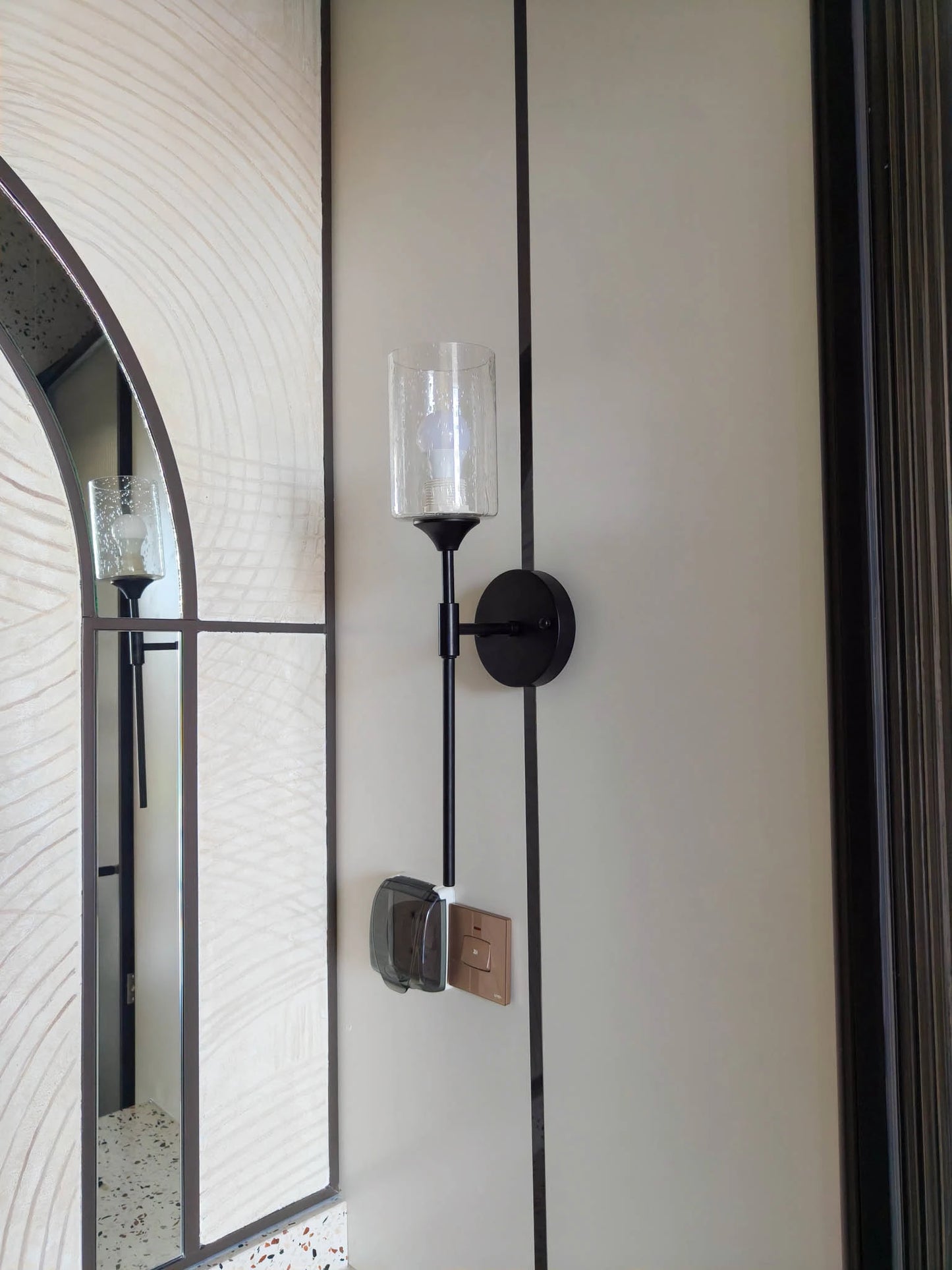 Rivius Lumo – Modern Wall Light with Natural Cloud Stone