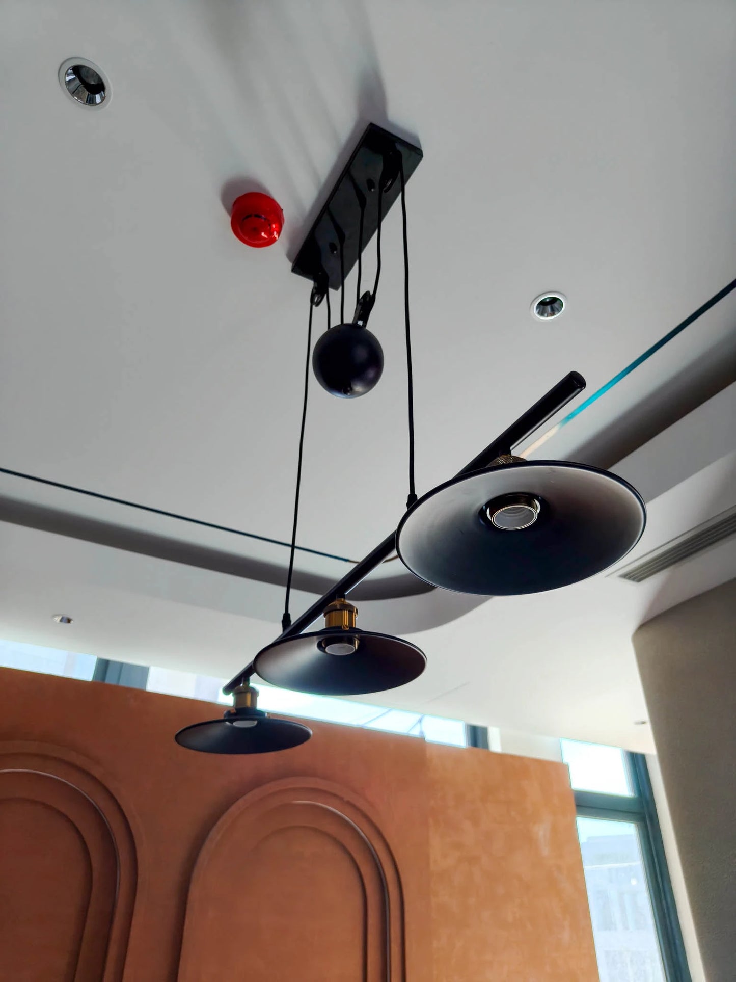Rivius Volar – Industrial Pulley Ceiling Light