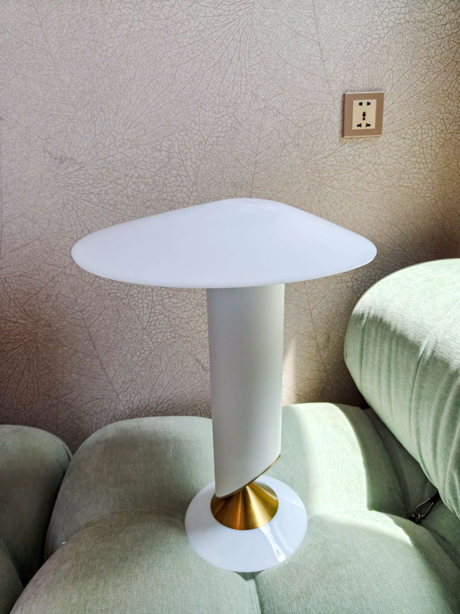 Rivius Solin – Scandinavian-Style Table Lamp