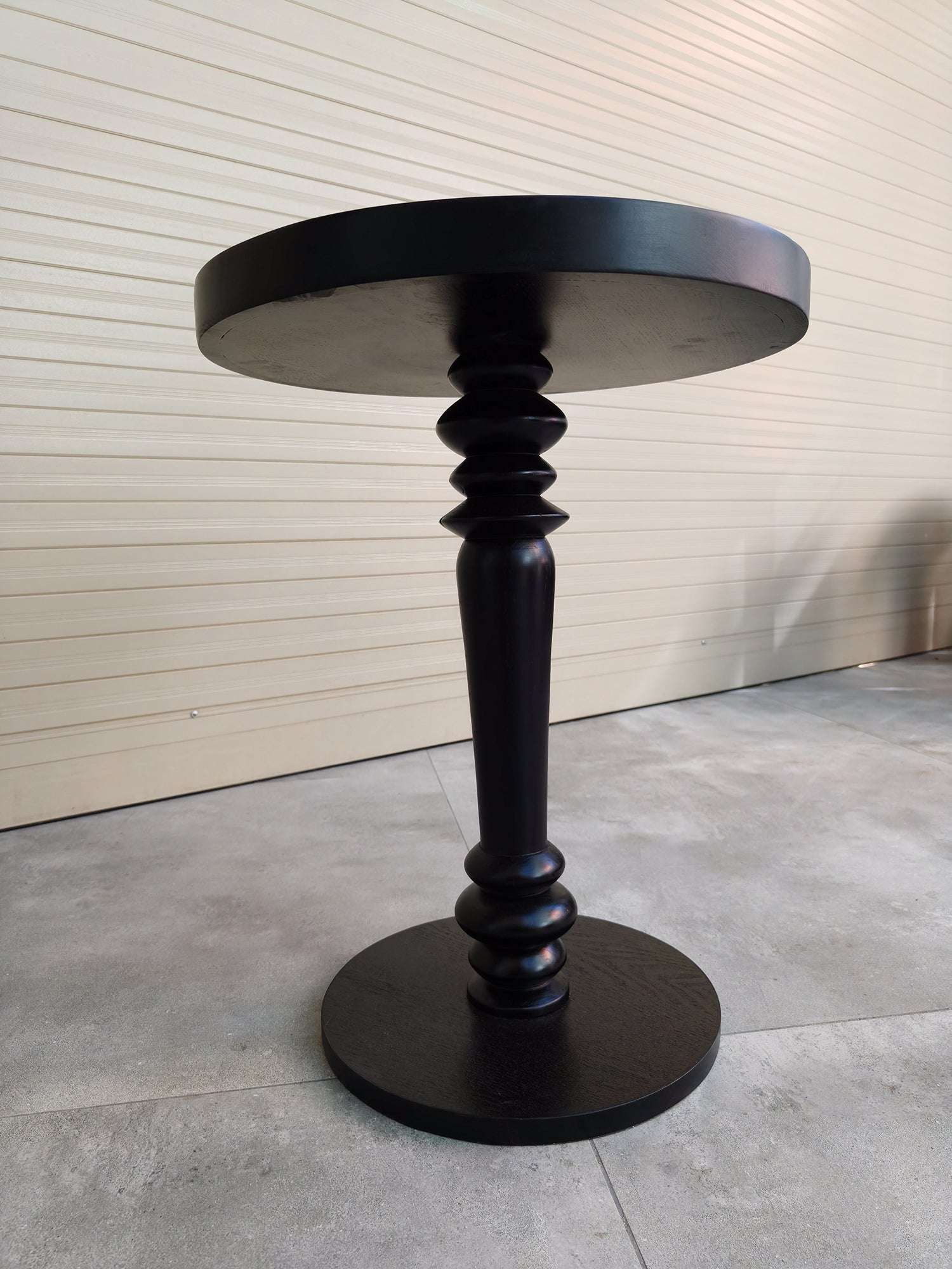 Rivius Noir – Minimalist European-Style Solid Black Wood Table