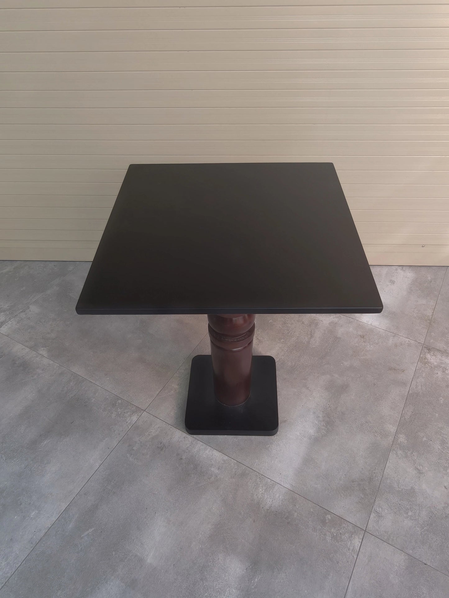 Rivius Ebénoir – Classic European-Style Square Wood Table
