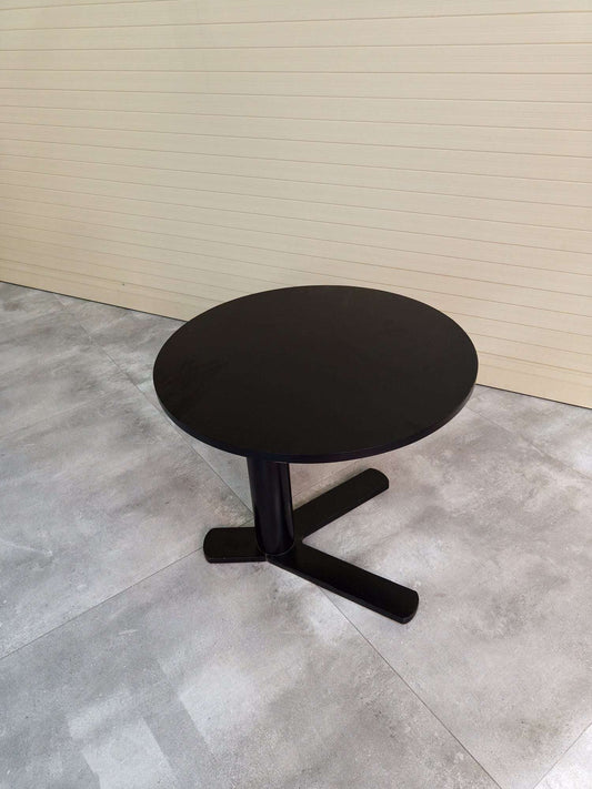 Rivius Trenoir – Black Round Wood Table with Powder-Coated Steel Legs