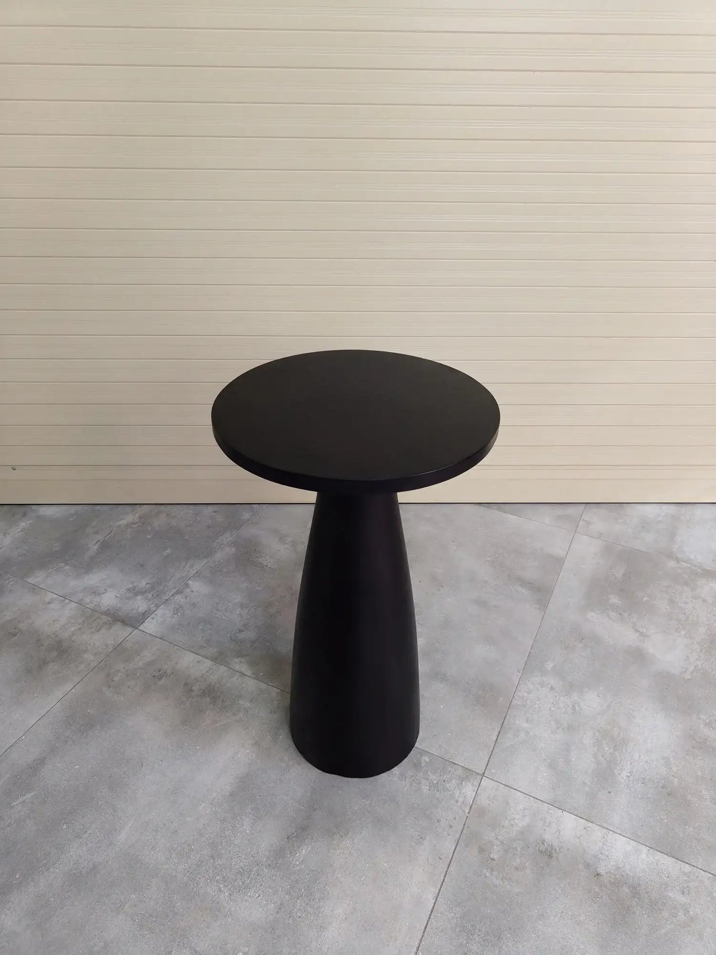 Rivius Conoir – Minimalist Cone-Shaped Black Wood Table