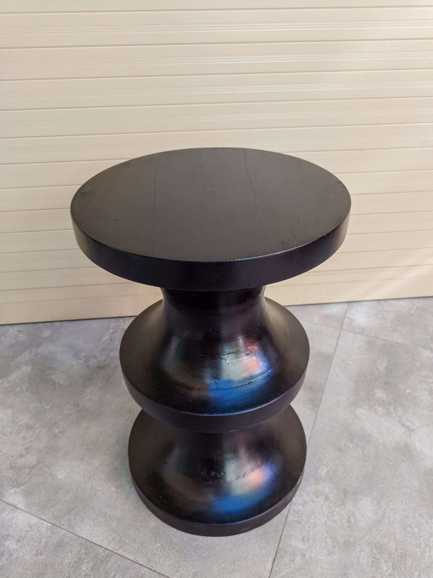 Rivius Drumnoir – Symmetrical Drum-Form Black Wood Table