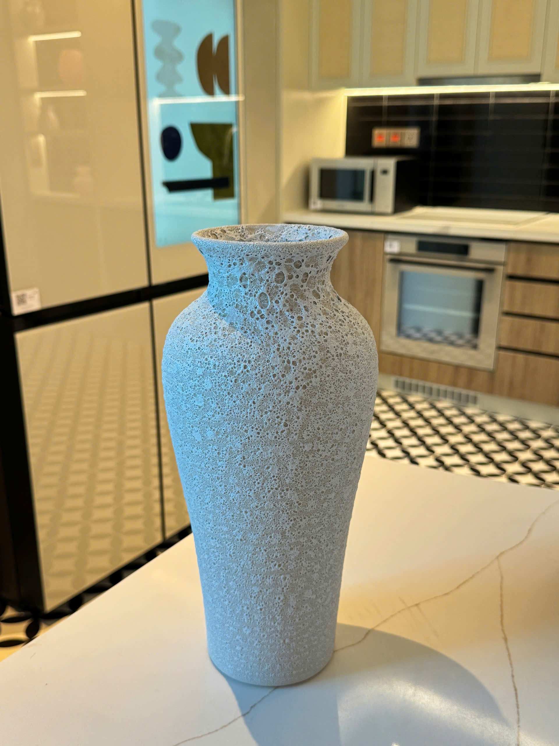 Rivius Vulkava – Tall Textured Ceramic Vase With Tapered Neck