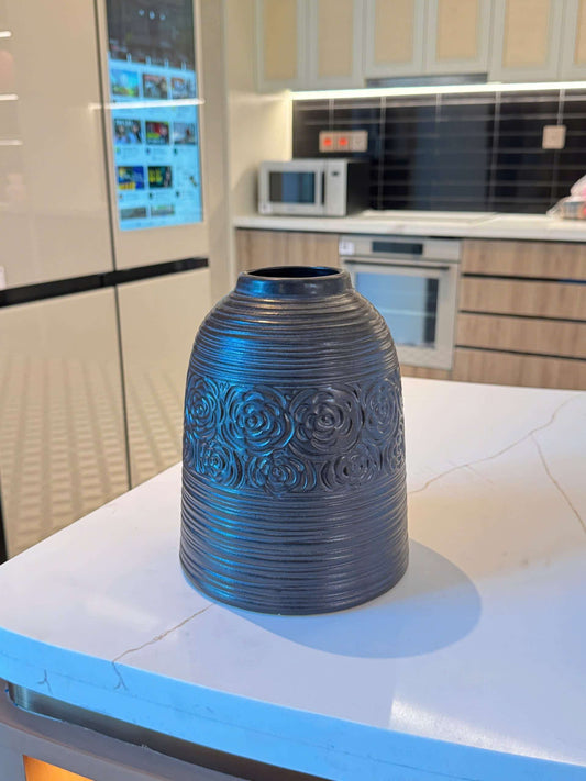 Rivius Noctava – Black Ceramic Vase with Embossed Floral Motif And Short Neck