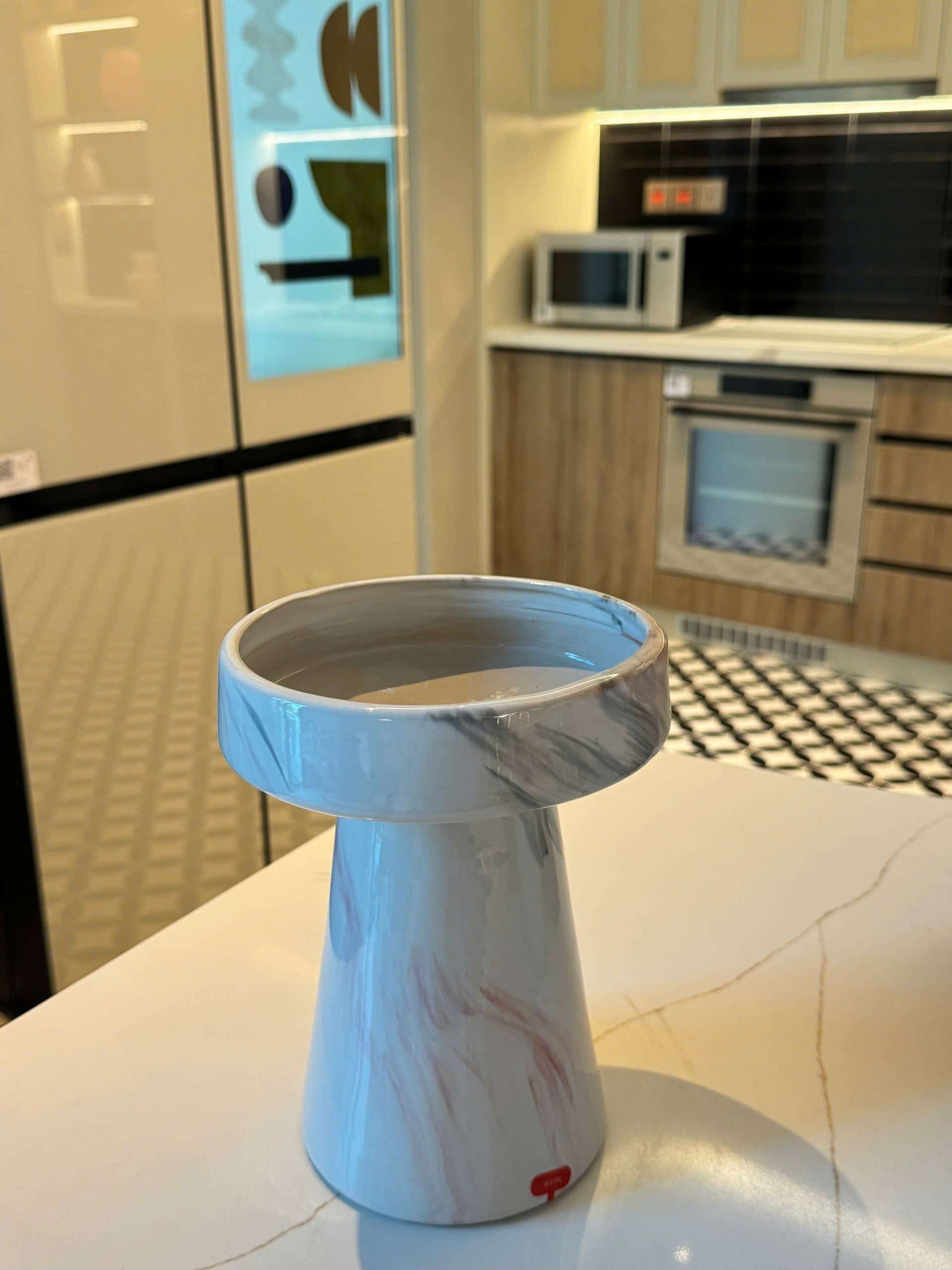 Rivius Caldria – Minimalist Mushroom-Shaped Marble Ceramic Pedestal Vase